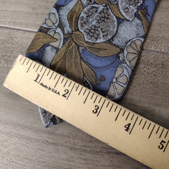 Envoy Retro men's tie with citrus and pomegranate novelty pattern - Picture 8 of 8